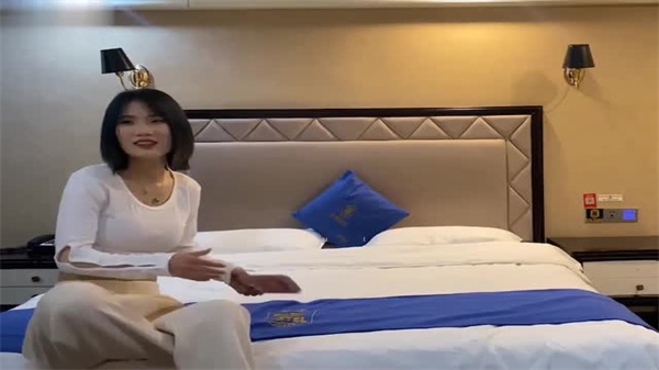 苗条继女媚药调教 让她堕落成肉便器!